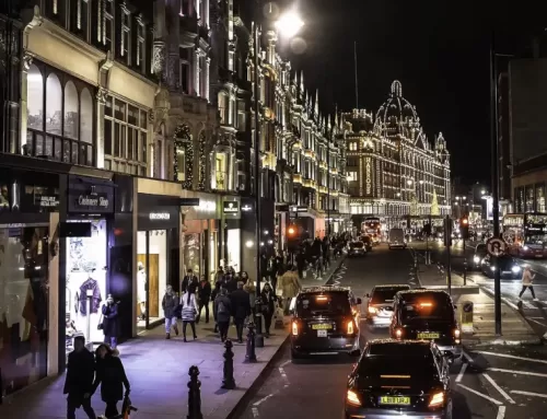 How do I get to and From Heathrow Airport on Christmas in London 2025 ?