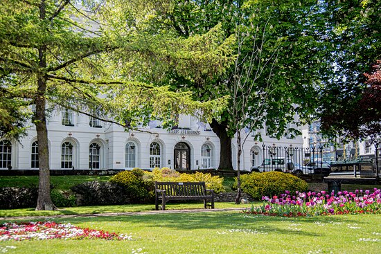 Places to stay in cheltenham